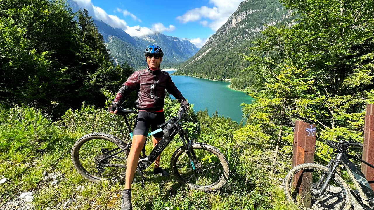 In bici lungo la ciclabile del fiume Isonzo