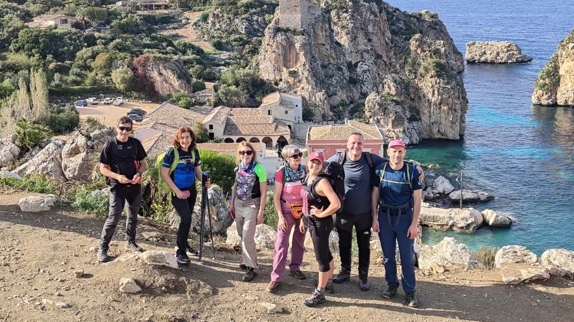 scopello trekking di gruppo
