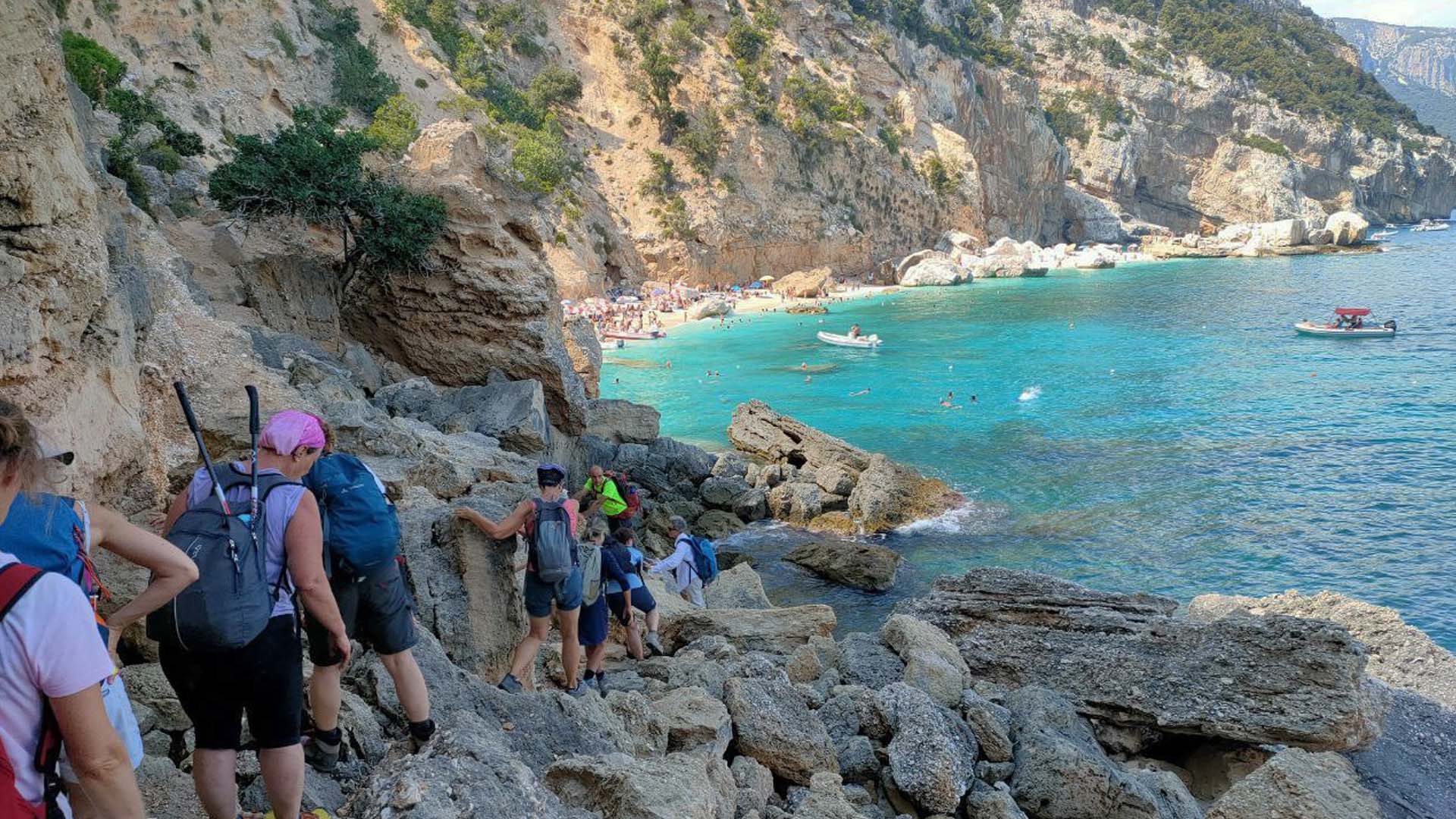 trekking con guida Cala Fuili e Goloritze