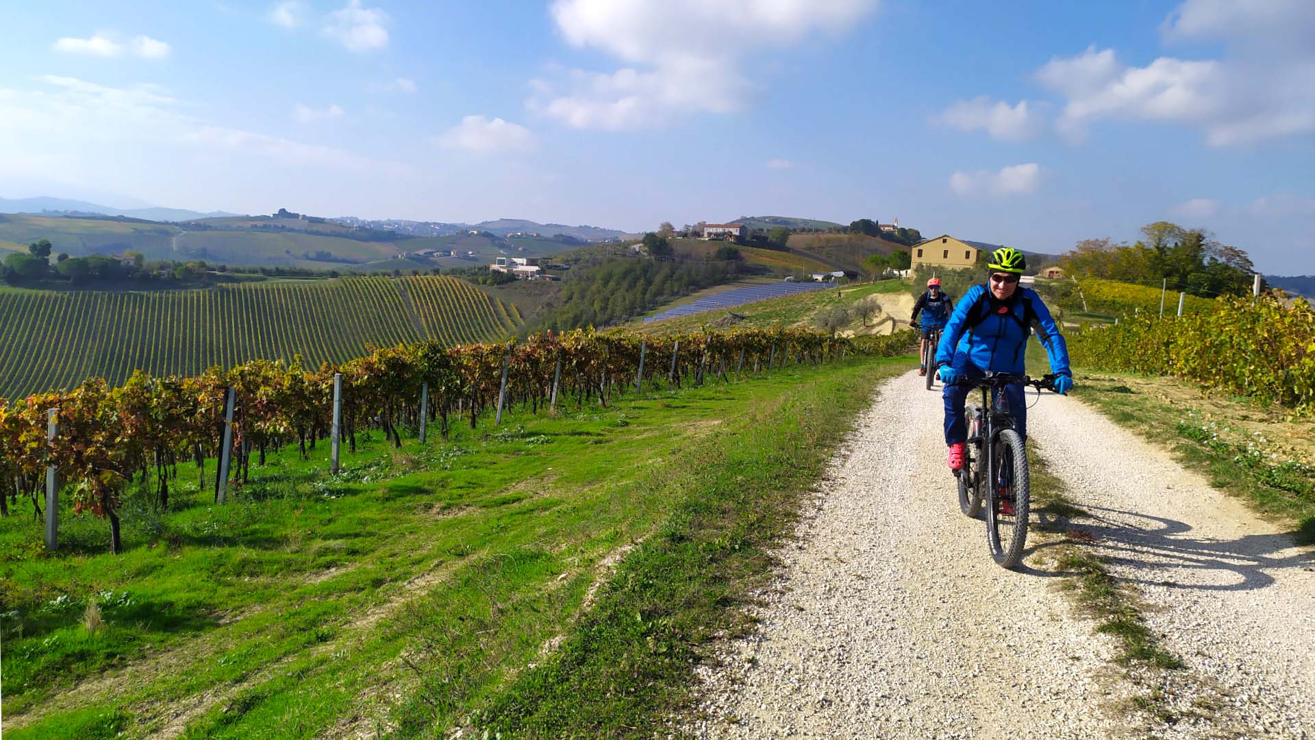 In ebike tra i borghi delle Marche