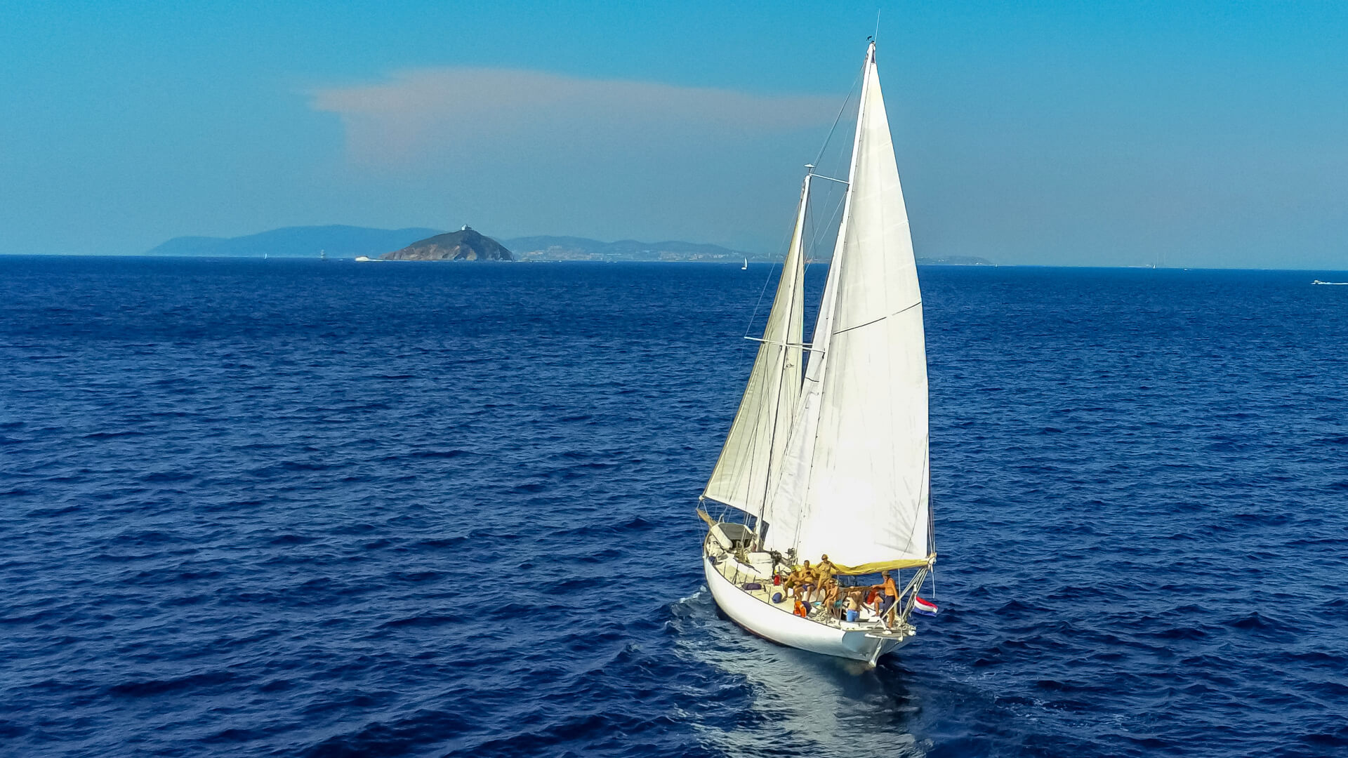 Isola Capraia a vela