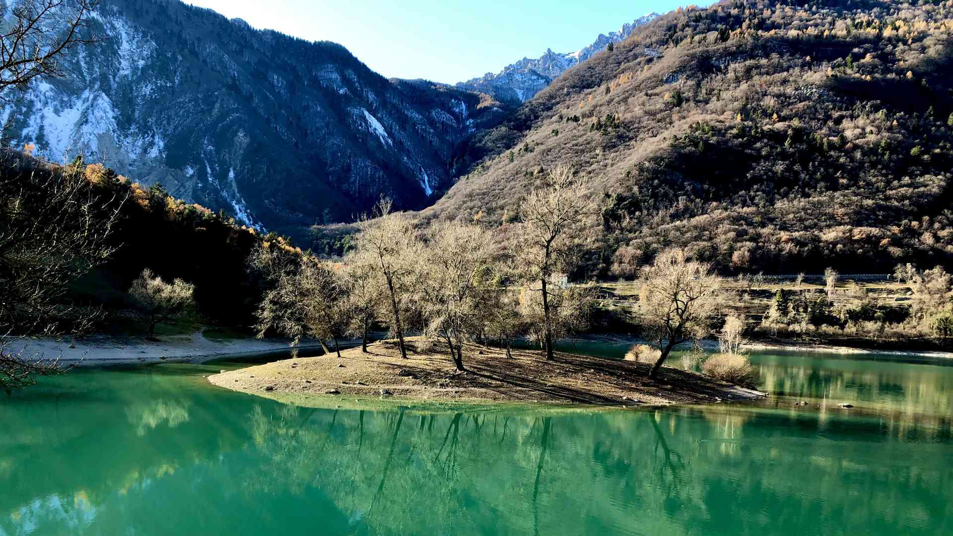 Weekend di trekking con guida con escursione al Lago di Tenno