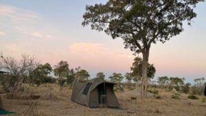 Dormire in campo tendato in Africa