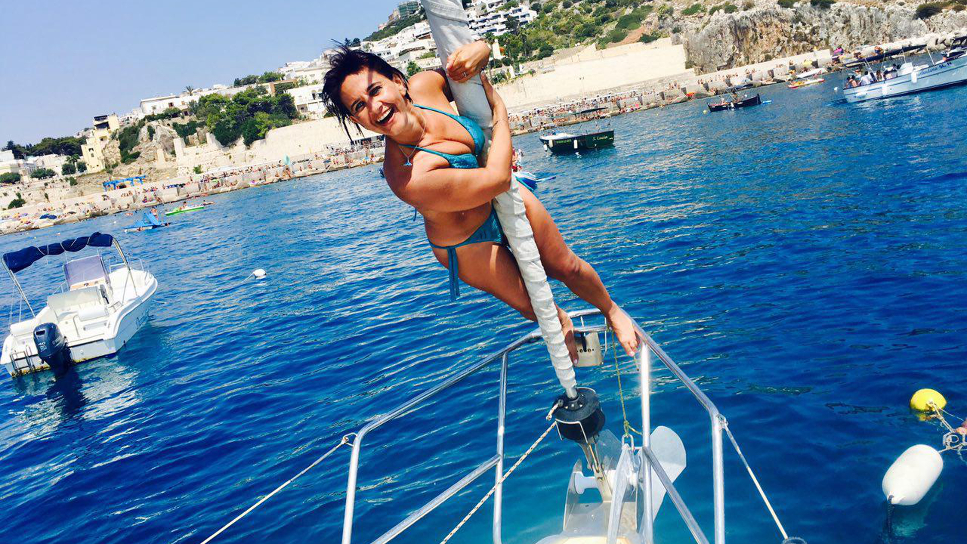 divertimento e relax a bordo di una barca a vela