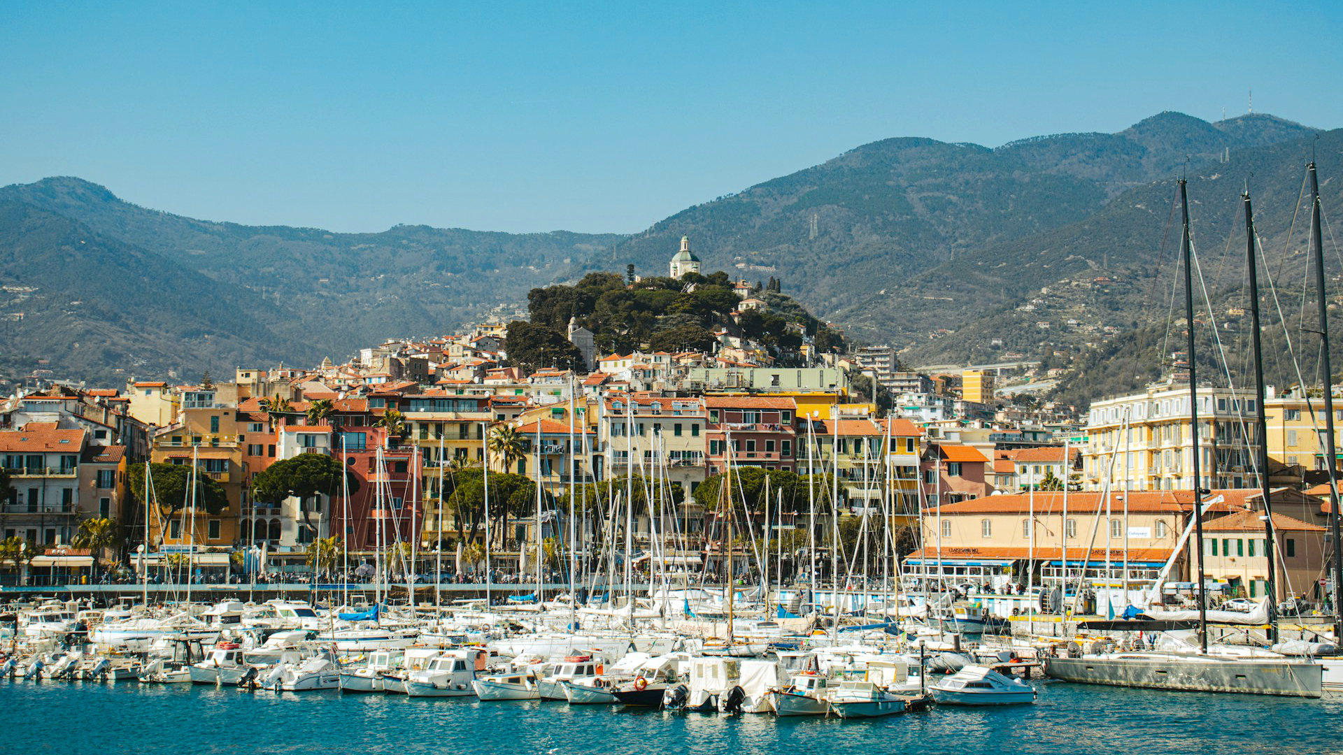 La Riviera dei Fiori in bici da Imperia